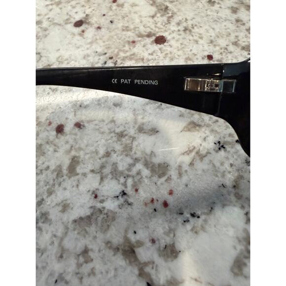 Maui Jim Kai MJ-201-02 Black Polarized Sunglasses Japan Preowned main image 4